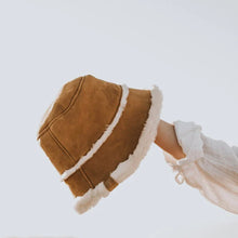 Load image into Gallery viewer, Chestnut Sheepskin Hat - EMU Australia