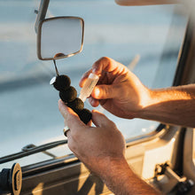 Load image into Gallery viewer, Onyx Smelly Balls With Cut Throat Fragrance Gift Set