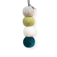 Load image into Gallery viewer, Serene Smelly Balls With Native Trees Fragrance Gift Set