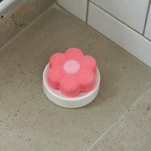 Load image into Gallery viewer, Ceramic Shower Steamer Dish - White