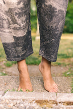 Load image into Gallery viewer, &#39;Still I Rise&#39; Linen Cropped Artist Pants - Market of Stars