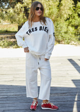 Load image into Gallery viewer, Tres Bien Sweat Winter White - Hammill & Co
