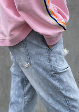 Load image into Gallery viewer, Hammill & Co Faded Star Cropped Jean