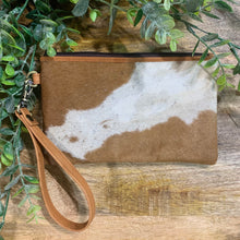 Load image into Gallery viewer, Toronto Cowhide Clutch - Tan Leather