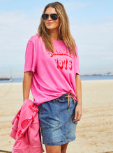 Load image into Gallery viewer, Hot Pink Dreamer 1976 Retro Tee - Hammill &amp; Co