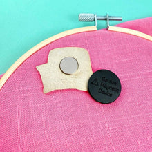 Load image into Gallery viewer, 'Stitch And Bitch' Needle Minder