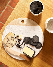 Load image into Gallery viewer, 32cm Round Board / Garden To Table - Robert Gordon