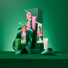 Load image into Gallery viewer, Bergamot &amp; Cedarleaf Hanging Hand Cream - Green