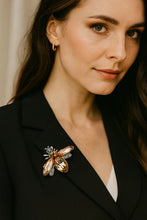 Load image into Gallery viewer, Bee Brooch