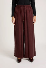 Load image into Gallery viewer, Mahogany Calista Pant - eb + ive