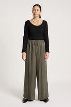 Load image into Gallery viewer, Pampas Calista Pant - eb + ive