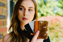 Load image into Gallery viewer, Peru Leather Cowhide Card &amp; Change Purse