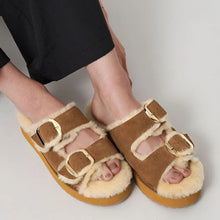 Load image into Gallery viewer, Chestnut Cabello Slide - EMU Australia