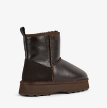 Load image into Gallery viewer, Chocolate Mini Town Flatform Sharky Boots - EMU Australia