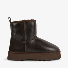 Load image into Gallery viewer, Chocolate Mini Town Flatform Sharky Boots - EMU Australia