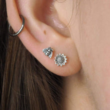Load image into Gallery viewer, Delicate Sunflower Silver Studs
