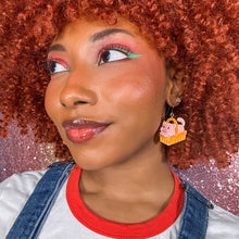 Load image into Gallery viewer, Cozy Custard Cat Drop Earrings - Erstwilder x Strawberry Shortcake