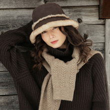 Load image into Gallery viewer, Chocolate Sheepskin Hat - EMU Australia