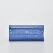 Load image into Gallery viewer, Blue Idol Metallic Glasses Case - Cobb &amp; Co