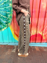 Load image into Gallery viewer, Leopard Star Racer Pant - By Frankie