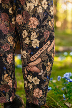 Load image into Gallery viewer, 'Lionheart' Linen Cropped Artist Pants - Market of Stars