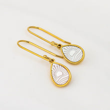 Load image into Gallery viewer, Gold Mira Earrings
