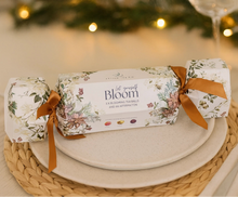 Load image into Gallery viewer, Rustic Blooming Tea Christmas Cracker - Better Tea Co.