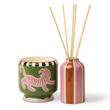 Load image into Gallery viewer, Black Cedar &amp; Fig Hand Painted Ceramic Diffuser