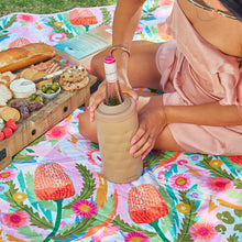 Load image into Gallery viewer, Paper Daisy Picnic Mat