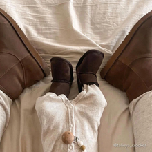 Load image into Gallery viewer, Chocolate Platinum Sheepskin Baby Bootie - EMU Australia
