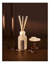 Load image into Gallery viewer, Vanilla Cream &amp; Tonka Bean Reed Diffuser - al.ive body