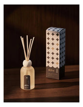 Load image into Gallery viewer, Vanilla Cream &amp; Tonka Bean Reed Diffuser - al.ive body
