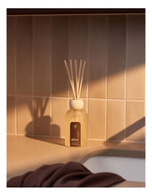 Load image into Gallery viewer, Vanilla Cream &amp; Tonka Bean Reed Diffuser - al.ive body
