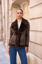 Load image into Gallery viewer, Reversible Leopard Faux Fur Jacket