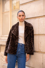 Load image into Gallery viewer, Reversible Leopard Faux Fur Jacket
