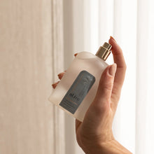 Load image into Gallery viewer, Coconut &amp; Wild Orange Room Spray 100ml - al.ive body