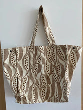 Load image into Gallery viewer, Kurrajong Oversized Beach Bag