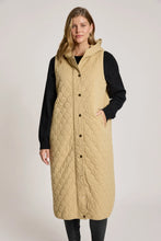 Load image into Gallery viewer, Dune Sansi Quilted Long Vest - eb + ive