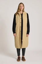 Load image into Gallery viewer, Dune Sansi Quilted Long Vest - eb + ive