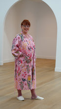 Load image into Gallery viewer, Soft Pink Protea Print Kimono Robe