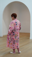 Load image into Gallery viewer, Soft Pink Protea Print Kimono Robe