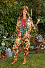 Load image into Gallery viewer, &#39;Stay Gold&#39; Linen Cropped Artist Pants - Market of Stars