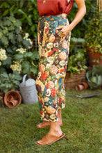 Load image into Gallery viewer, &#39;Stay Gold&#39; Linen Cropped Artist Pants - Market of Stars
