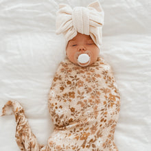 Load image into Gallery viewer, Sweet Pea Organic Muslin Wrap Swaddle