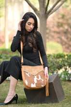 Load image into Gallery viewer, Santiago Tan &amp; White Tooled Leather Cowhide Bag