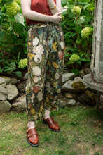 Load image into Gallery viewer, &#39;I Dream in Flowers&#39; Linen Cropped Artist Pants - Market of Stars