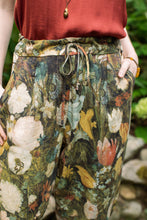 Load image into Gallery viewer, &#39;I Dream in Flowers&#39; Linen Cropped Artist Pants - Market of Stars