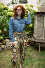 Load image into Gallery viewer, &#39;I Dream in Flowers&#39; Linen Cropped Artist Pants - Market of Stars