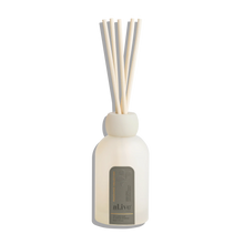 Load image into Gallery viewer, Willow Gum &amp; Lemon Myrtle Reed Diffuser - al.ive body