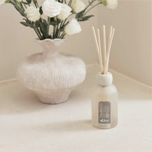 Load image into Gallery viewer, Ivory Bloom Reed Diffuser - al.ive body